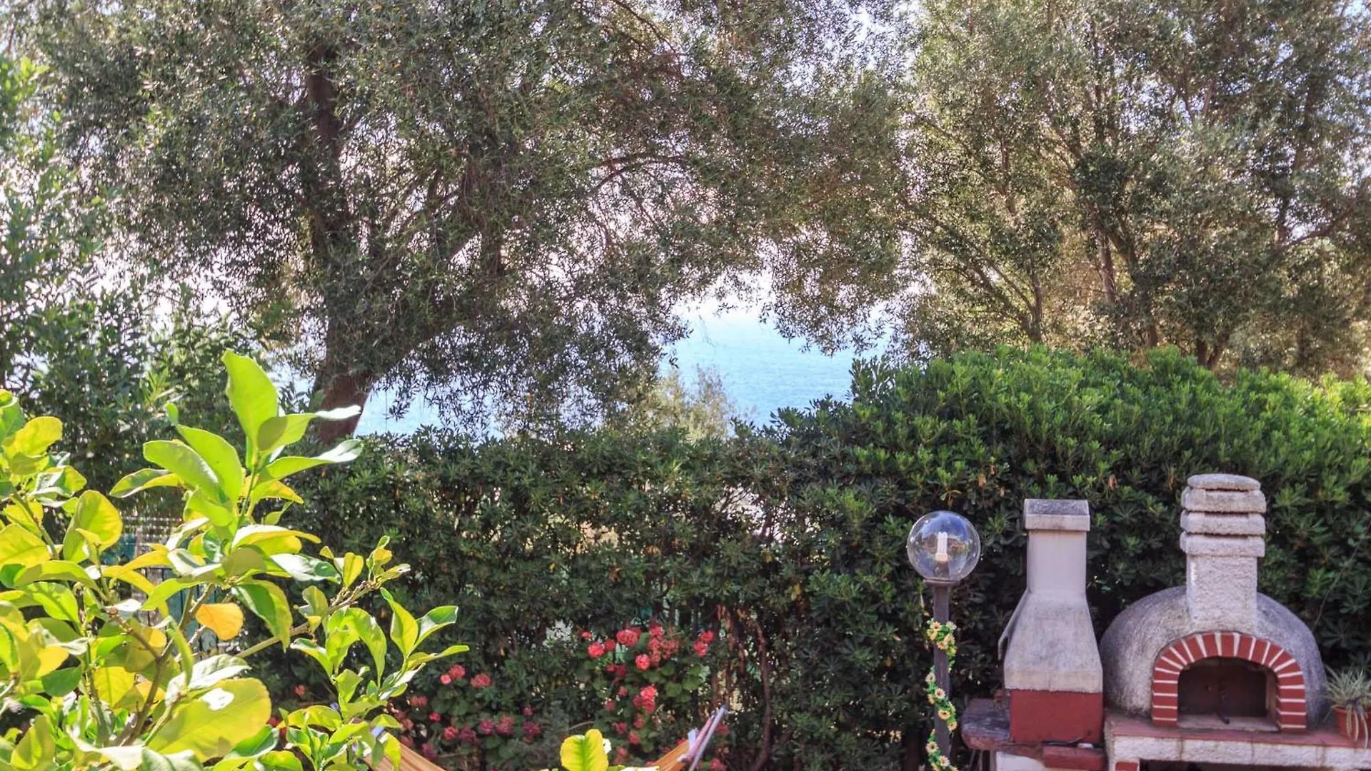 Apartment Grande Appartamento Con Giardino Varazze Italy