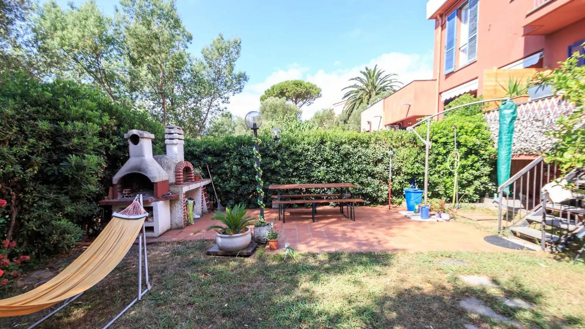 Grande Appartamento Con Giardino Varazze