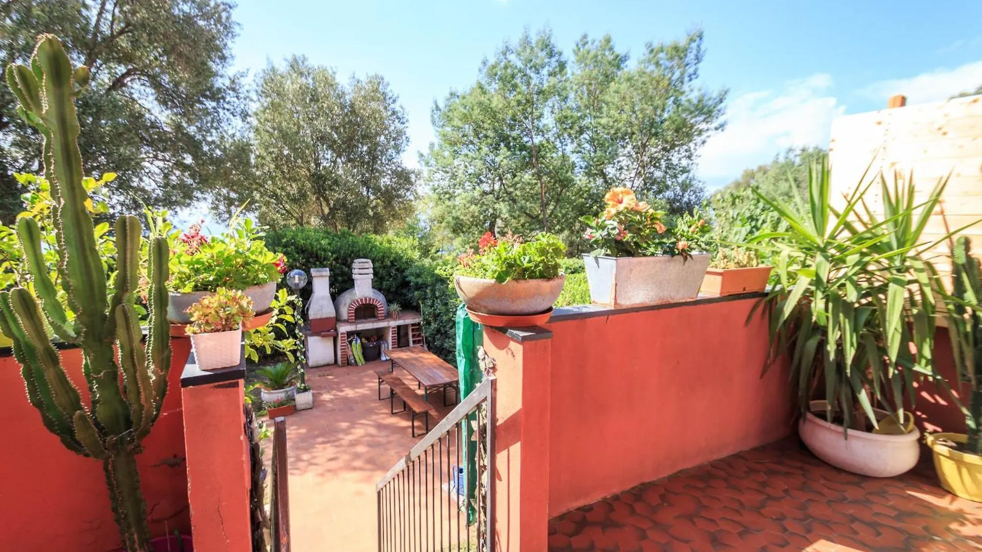 Grande Appartamento Con Giardino Varazze